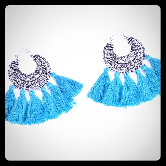 NWT SILVER BOHO CHIC EARRINGS✌🏼 - Picture 1 of 8